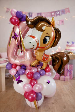 Zahl 4 mit Pferdeballon